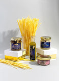 1 Pack fettuccini egg pasta 500g 1 Bottle white truffle oil 55ml 1 Jar black truffle & mushroom sauce 90g 1 Jar Himalayan truffle salt 50g 1 Jar White Truffle Butter 80g